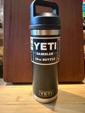 RAMBLER® 18 OZ WATER BOTTLE
WITH CHUG CAP